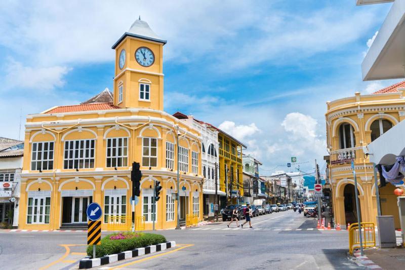 Hotel October Phuket Екстериор снимка